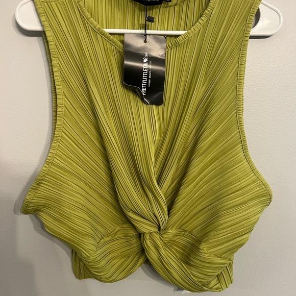 Pretty Little Thing  Women’s Ruched Sleeveless Knot Front  Crop Top‎ S - Picture 2 of 4
